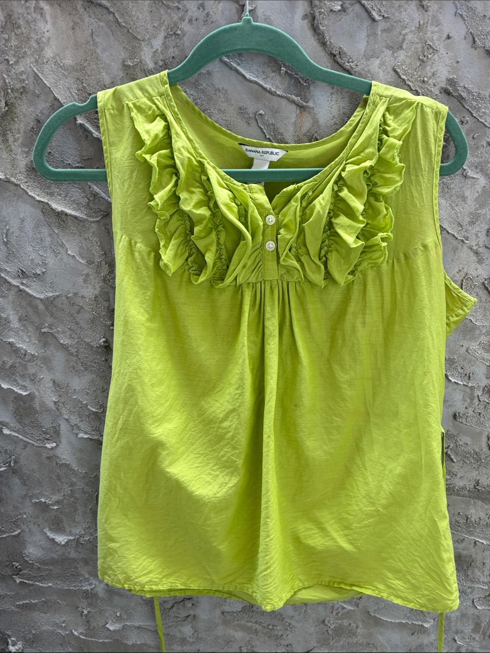 Banana Silk Cotton Republic Lime Green Ruffle Front Sleeveless Camisole Top M